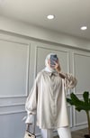 Taş - Kolları Büzgülü Saten Gömlek