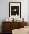 Gustav Klimt - Şapkalı ve Tüylü Boalı Kadın Çerçeveli Poster