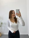 Demir Aksesuarli Penye Bluz Beyaz