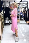 Pembe Renk Kolsuz Yanları Yırtmaçlı Elbise ile Üzeri File Hırka İkili Takım Elbise