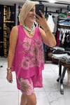 Pembe Üzeri Çiçek Desenli İthal Şortlu Takım
