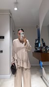 Bej Bluzu Fırfırlı Pantolon Takım