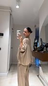 Bej Fular Detaylı Bluz Pantolon Takım