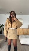 Bej Kapüşonlu Fermuarlı Crop Ceket 