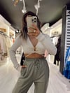 Bej Ön Bağcık Detaylı Crop Hırka