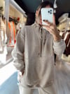Bej Önden Fermuarlı Kanguru Cepli Oversize Sweat