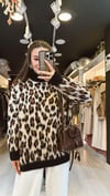 Bej Siyah Leopar Desen Balıkçı Yaka Kazak