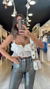 Beyaz Askılı Volanlı Bluz 