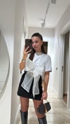 Beyaz Kurdele Detaylı Kısa Kol Tshirt