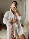 Beyaz Pembe Parlak Kumaş Gömlek 