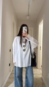 Beyaz Silver Plaka Düğme Detaylı Oversize Gömlek