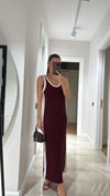 Bordo Beyaz Biyeli Marka Model  Yırtmaçlı Midi Boy Elbise