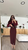 Bordo Kendinden Kemerli Yırtmaçlı Midi Etek 