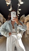 Buz Mavi Eskitme Taşlı Crop Jean Ceket