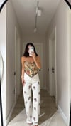 Ekru Çiçek İşlemeli Bol Paça Jean