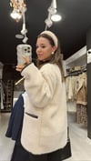 Ekru Peluş Marka Model Dügmeli Ceket 