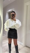 Ekru Taş Detaylı Crop Sweat 