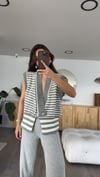 Gri Beyaz Çift Düğmeli Triko Süveter