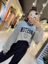 Gri Boston İşlemeli Sweat