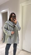 Gri Düğmeli Atkılı Oversize Kazak 