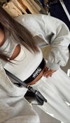 Gri Kendinden Atletli Tasarım Crop Sweat
