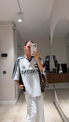 Gri Lacivert V Yaka Ön Baskılı Tshirt