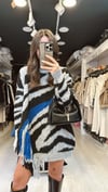 Gri Saks Mavi Zebra Desenli Püsküllü Kazak