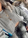 Gri Taş Aksesuarlı Triko Bluz 