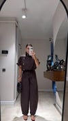 Kahve Dik Yaka Yan Düğmeli Kuşaklı Pantolon Takım