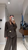 Kahve Gül Broş Detaylı Pantolon Takım