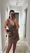Kahve V Yaka Ön Cep Görünümlü Mini Elbise