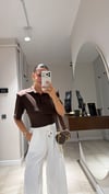 Kahve Yaka Düğmeli Vatkalı Kısa Tişört