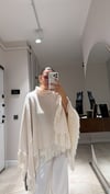 Krem Balıkçı Yaka Püsküllü Panço