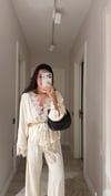 Krem Yaka Dantelli Gömlek Pantolon Takım