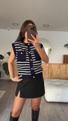 Lacivert Beyaz Çizgili Ön Cepli Marka Model Triko Yelek
