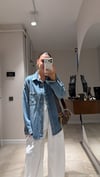 Mavi Taş Detaylı Oversize Denim Gömlek
