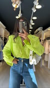Neon Yeşil Vatkalı Bel Büzgülü Crop Gömlek 