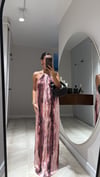 Pembe Boyundan Bağlamalı Sırt Dekolteli Kraşlı Elbise