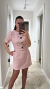 Pembe Renkli Düğmeli Tüvit kumaş Mini Elbise 