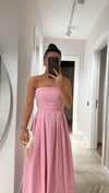 Pembe Straplez Pile Detaylı Uzun Elbise