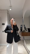 Siyah Arka Düğme Detaylı Marka Model Blazer Ceket 