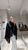 Siyah Balıkçı Yaka Püsküllü Panço