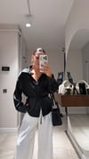 Siyah Bel Bağlamalı Saten Gömlek