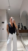 Siyah Çapraz Sırt Detaylı Yelek