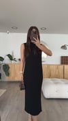Siyah Dik Yaka Sıfır Kol Triko Elbise 