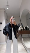 Siyah İnce Çizgili Düğmeli Gömlek