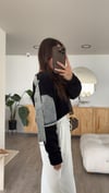 Siyah Jean Detaylı Yumoş Kazak 