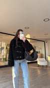 Siyah Kanca Detaylı Peluş Mont