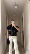 Siyah Kol Fırfırlı Taşlı Crop Gömlek