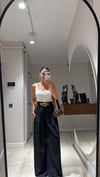 Siyah Köprü Detaylı Kemerli Pantolon
